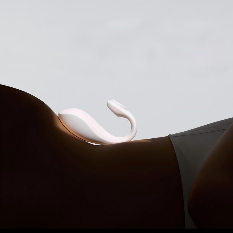 Cachito Roaming Pro 2.0 wearable clitoral vibrator hands-free suction stimulator on Jiumii adult shop